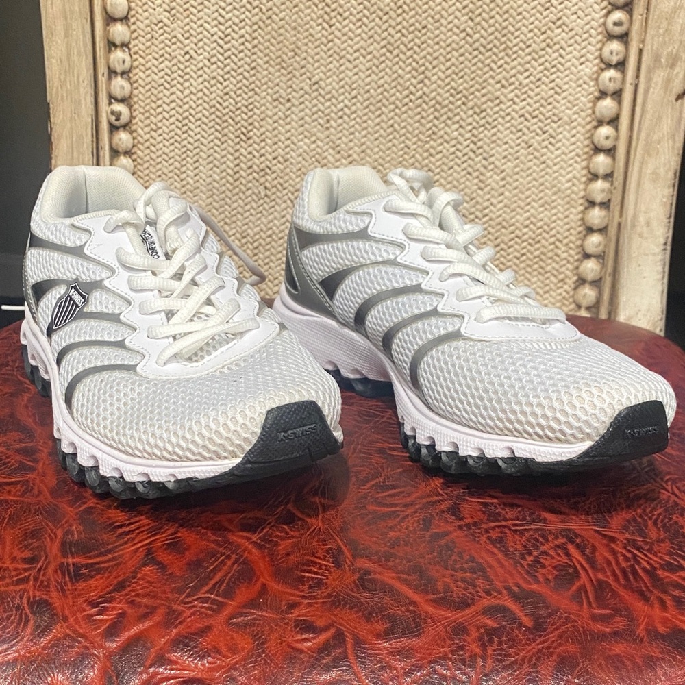 K-Swiss Tubes, White & Silver, Size 9
